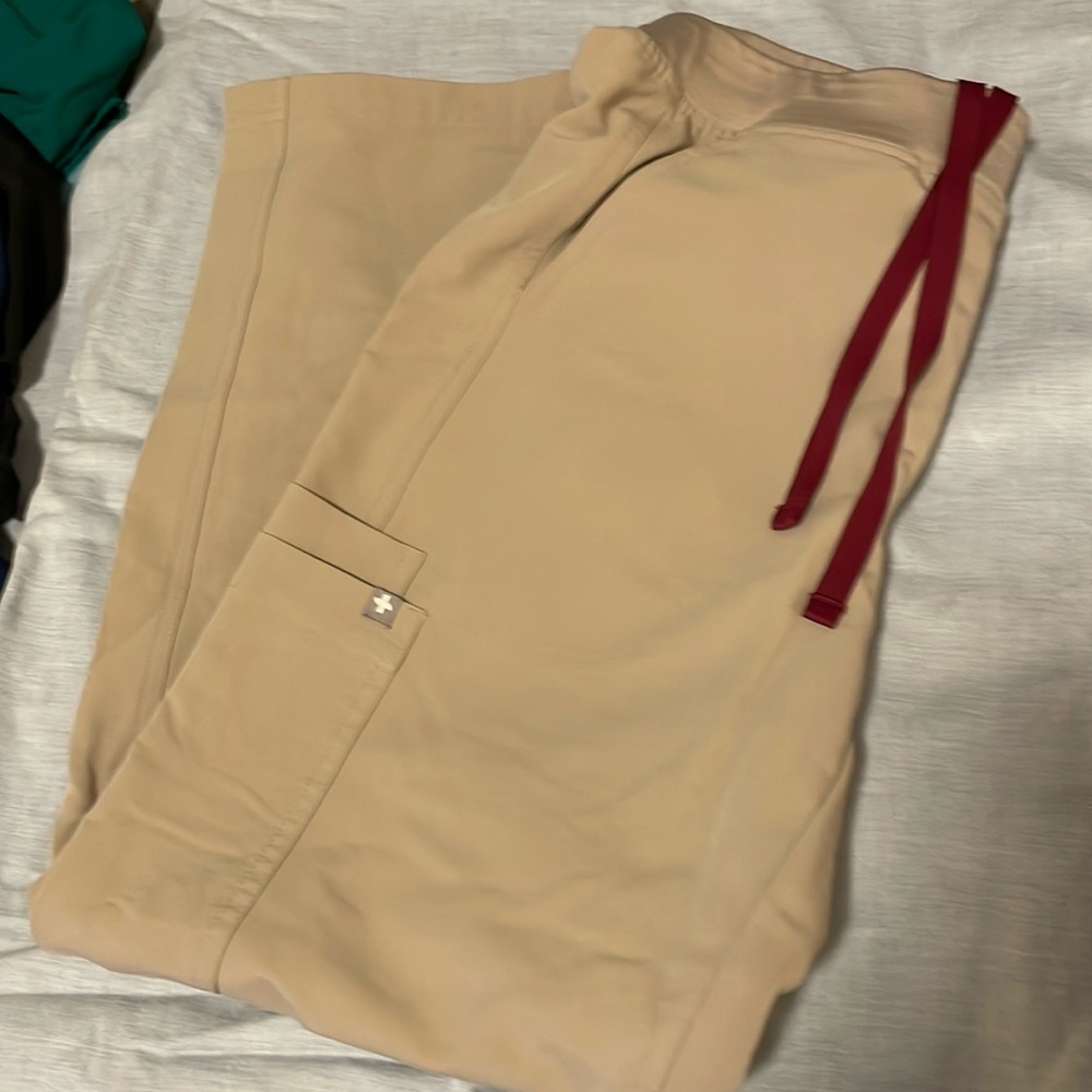 Figs Scrub Bottoms Small Tan